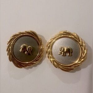 Vintage Finesse Gold Tone Elephant Round Clip Earrings - NOS